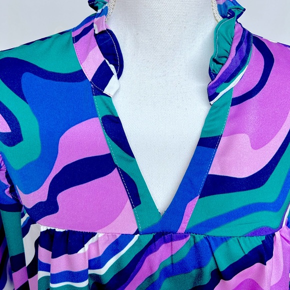 Vibrant Abstract Patterned Women's Blouse - Picture 3 of 7